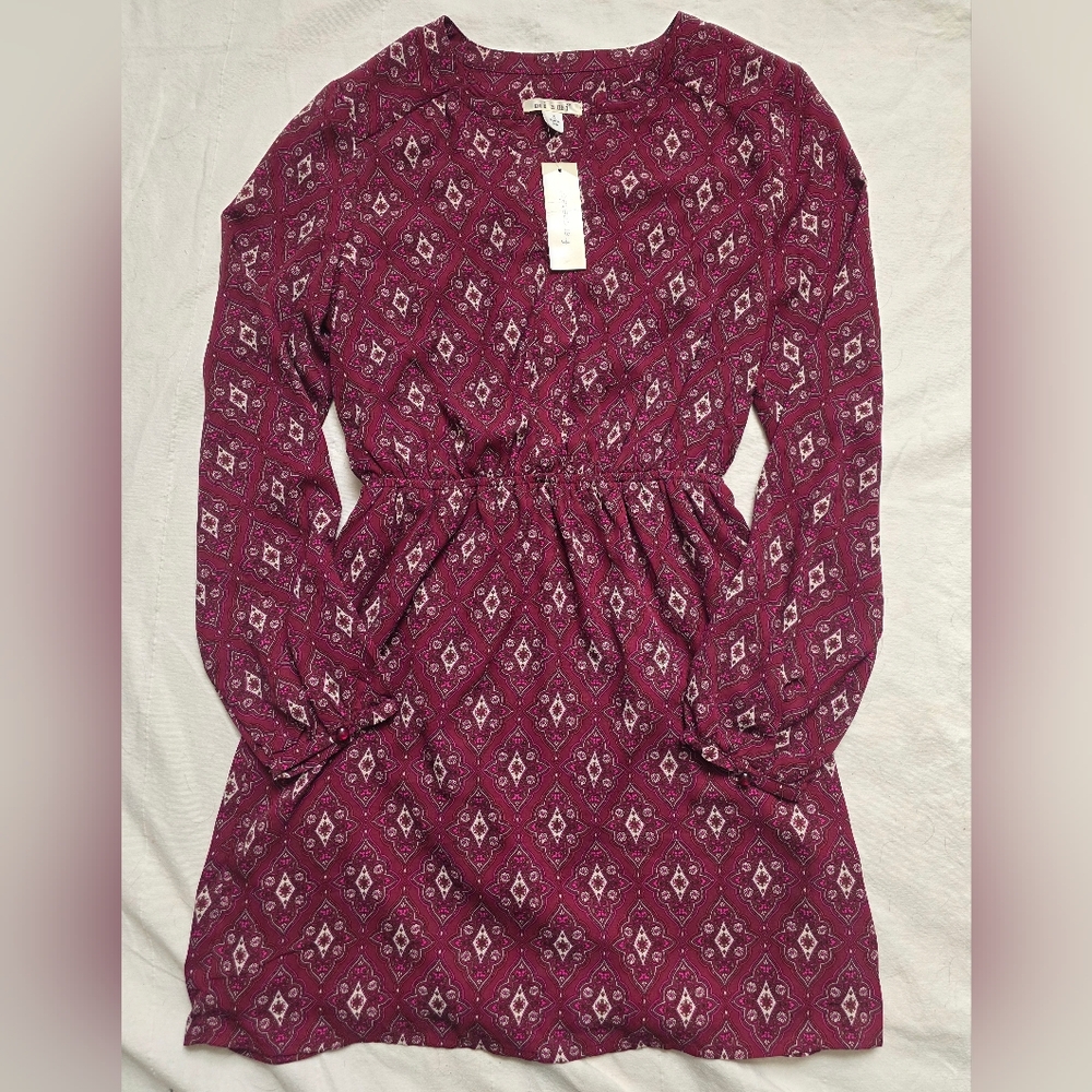 5/25$ Miami Burgundy Geometric Long Sleeve Dress